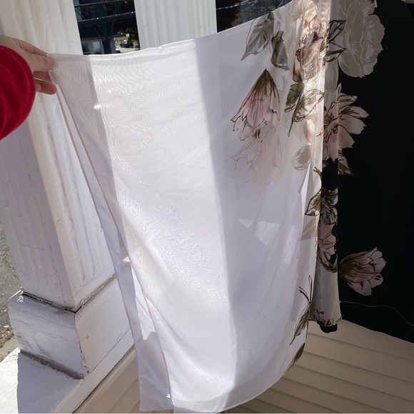 Joseph Ribkoff Cape Sleeve Floral Top Size 22 - Picture 3 of 13